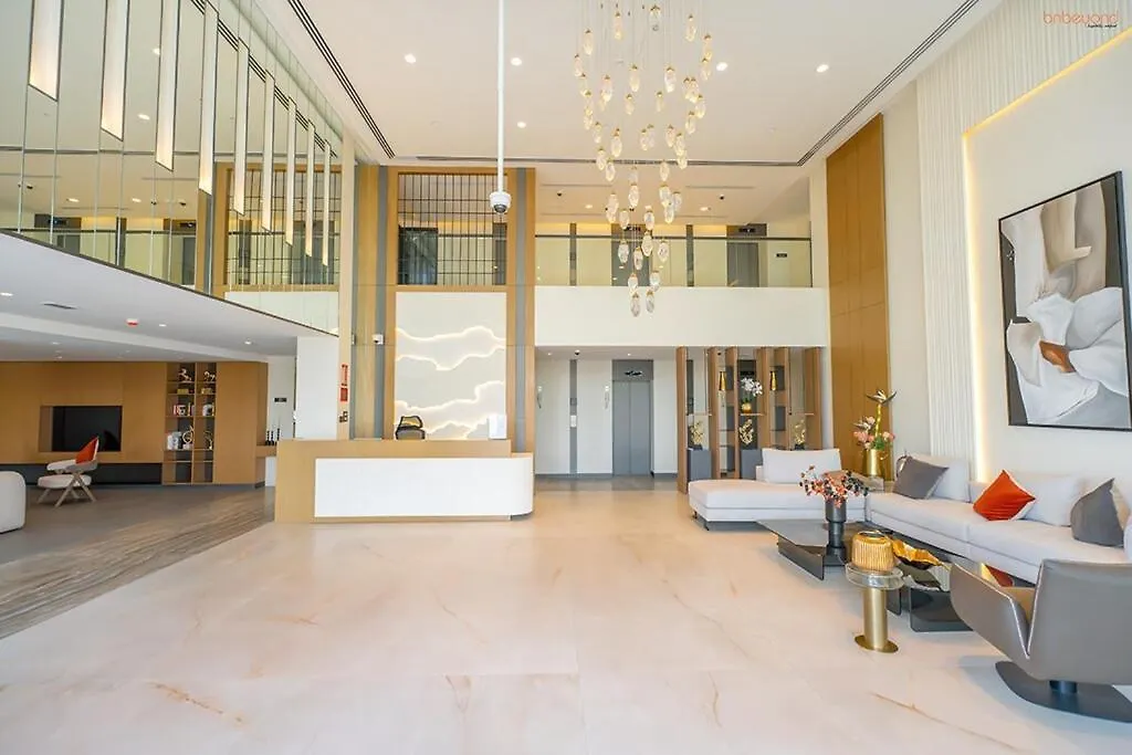 Bnbeyond'S Sassy Studio With Expansive Balcony Dubai United Arab Emirates