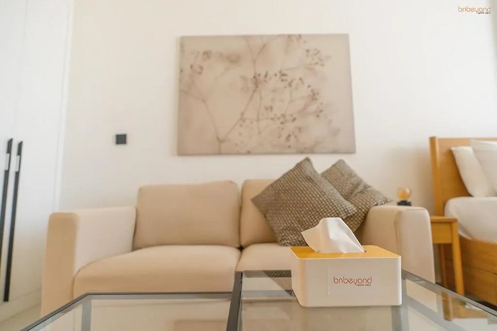 Bnbeyond'S Sassy Studio With Expansive Balcony Dubai 0*,